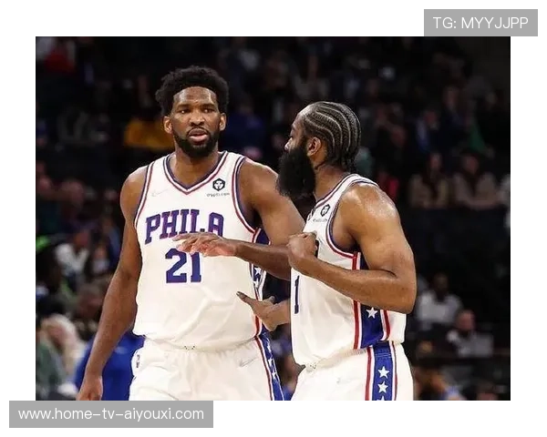 恩比德低位转身勾手命中，费城内线统治感拉满